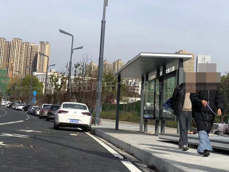 城市公交候車亭廠家現場安裝案例