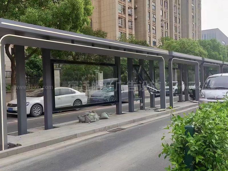 城市公交候車亭廠家現場安裝案例